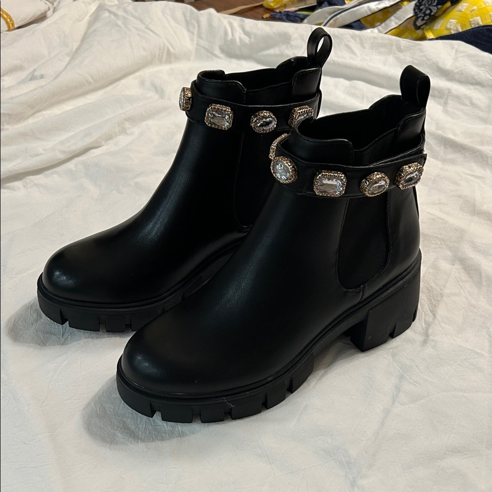 Madden girl boots size 7.5